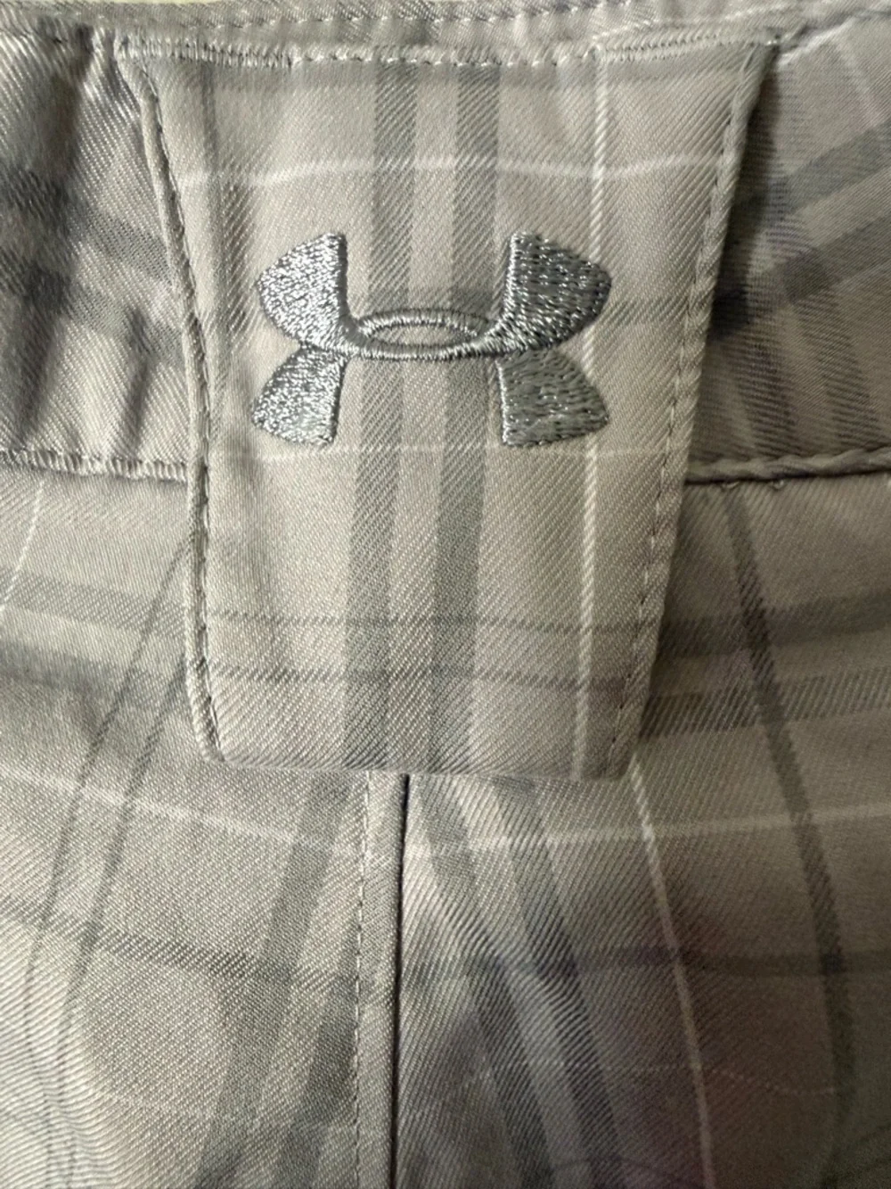 Under Armour Men’s 34” Gray Plaid Performance Golf Shorts